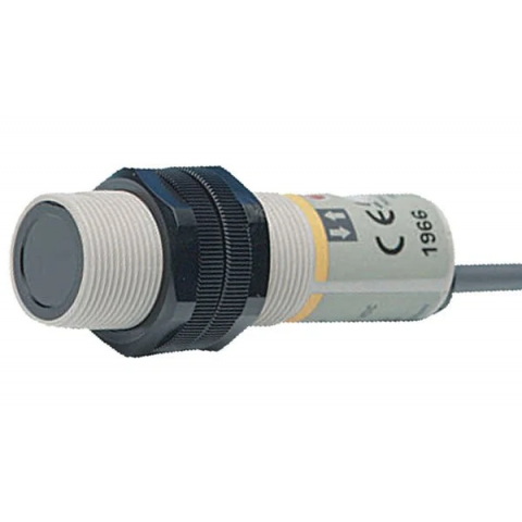 Omron E3F2-DS10B4-N PNP 10 Cm Cisimden Yansımalı Sensör