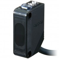 Omron E3Z-D82 2M Kubik 1M PNP Cisimden Yansımalı Sensör